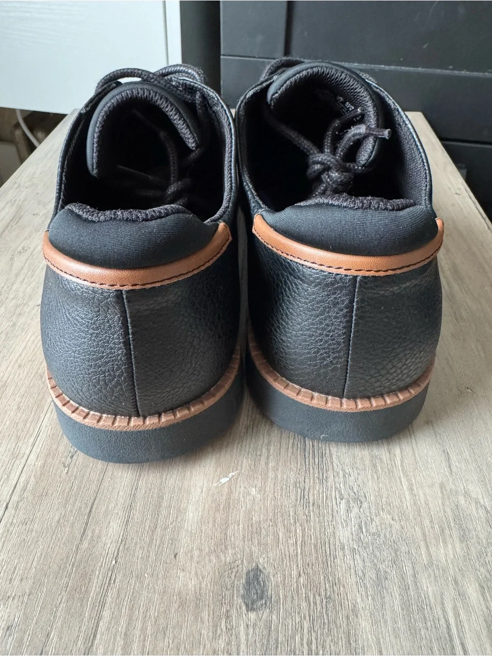 Men’s Dr. Scholl's Black Leather Derby Shoes with Brown Welt size 10.5W